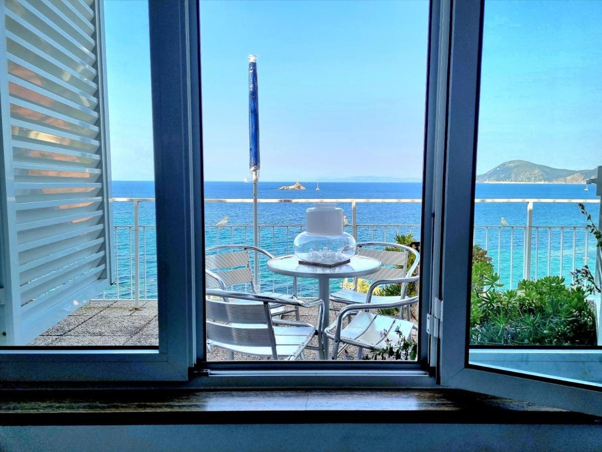 Appartamenti La Terrazza Sulle Ghiaie - Goelba Portoferraio Εξωτερικό φωτογραφία