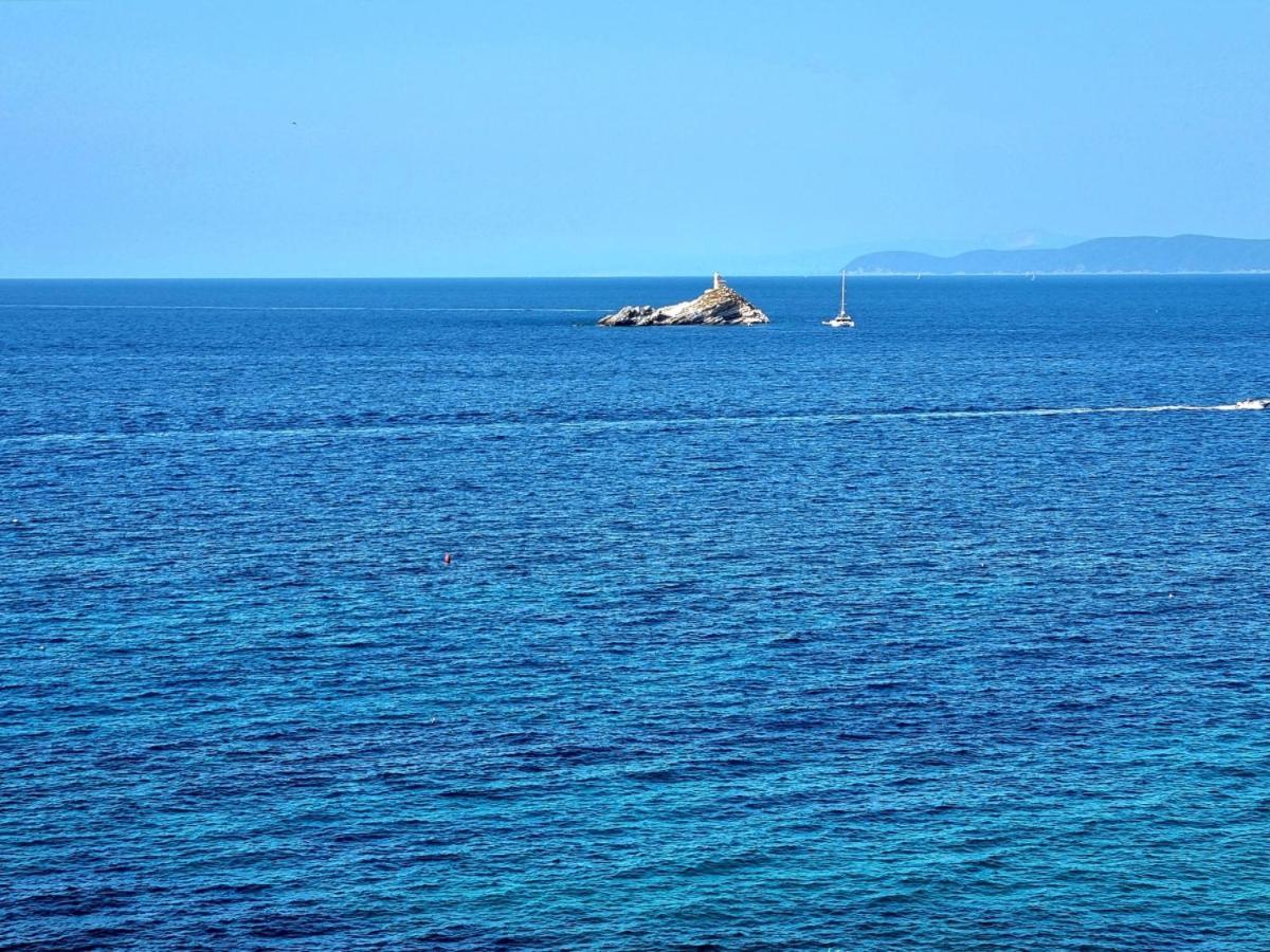 Appartamenti La Terrazza Sulle Ghiaie - Goelba Portoferraio Εξωτερικό φωτογραφία